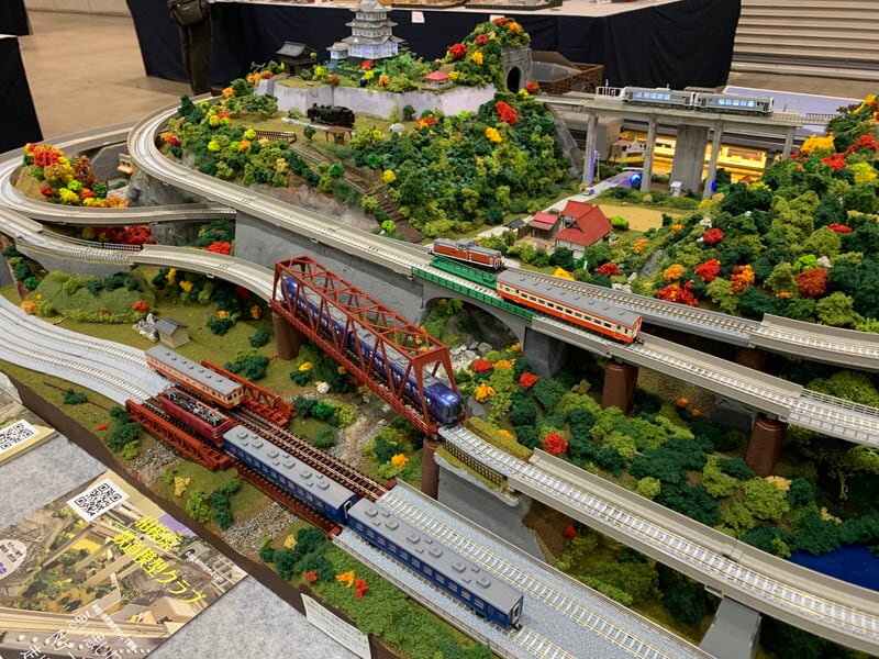 売却済】鉄道模型ジオラマ作品 (分割式・完成品) Nゲージ地上2線+高架2