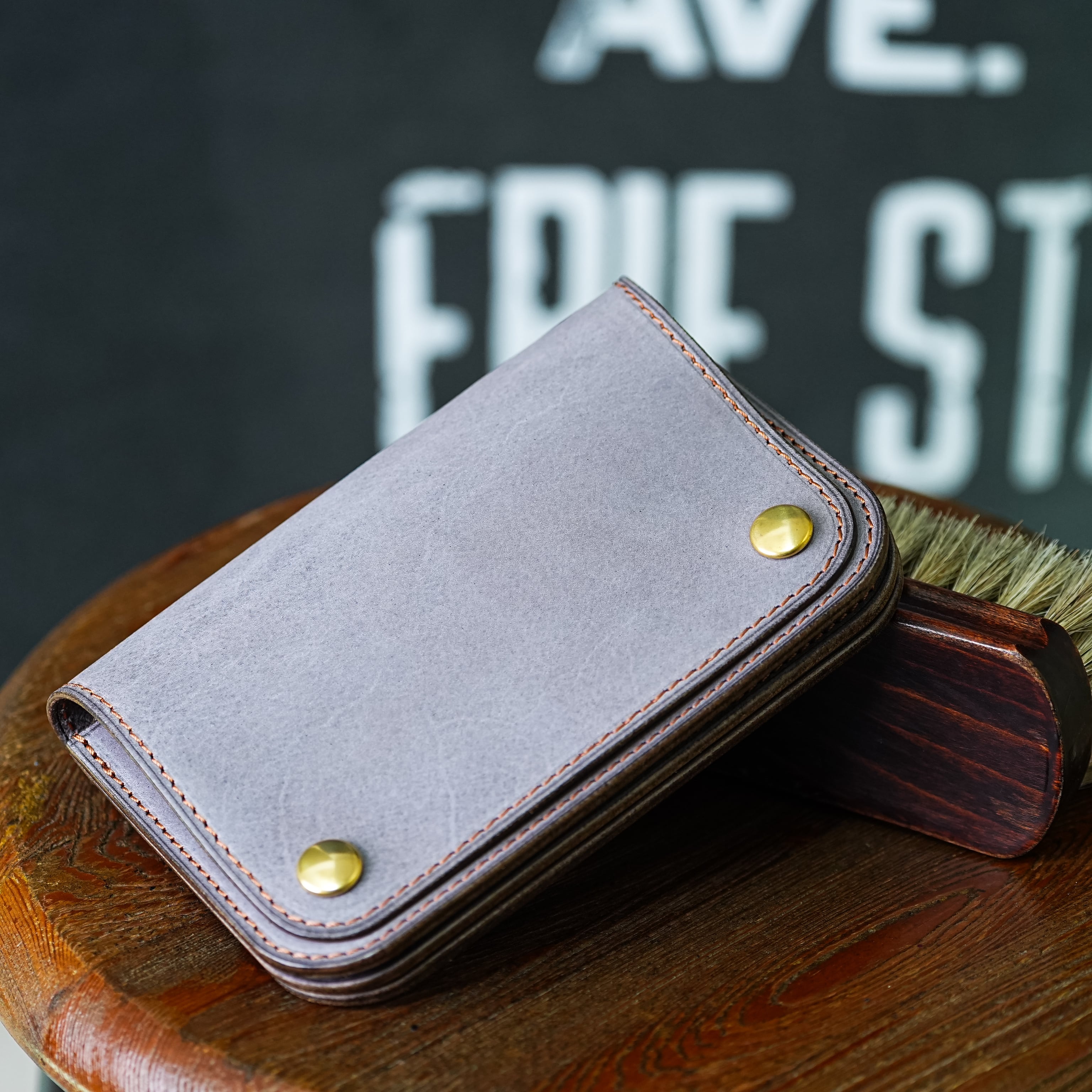 ミドル トラッカーウォレット Middle Tracker Wallet < グレー
