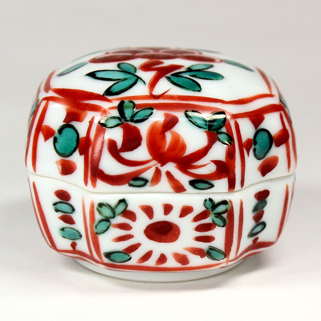 眞葛香斎 作 赤絵 四方香合 | 茶道具 浜田