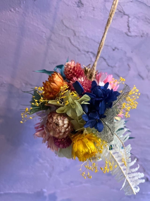 ドライフラワーのフラワーボールS p－5 | flower studio VIVIANNE
