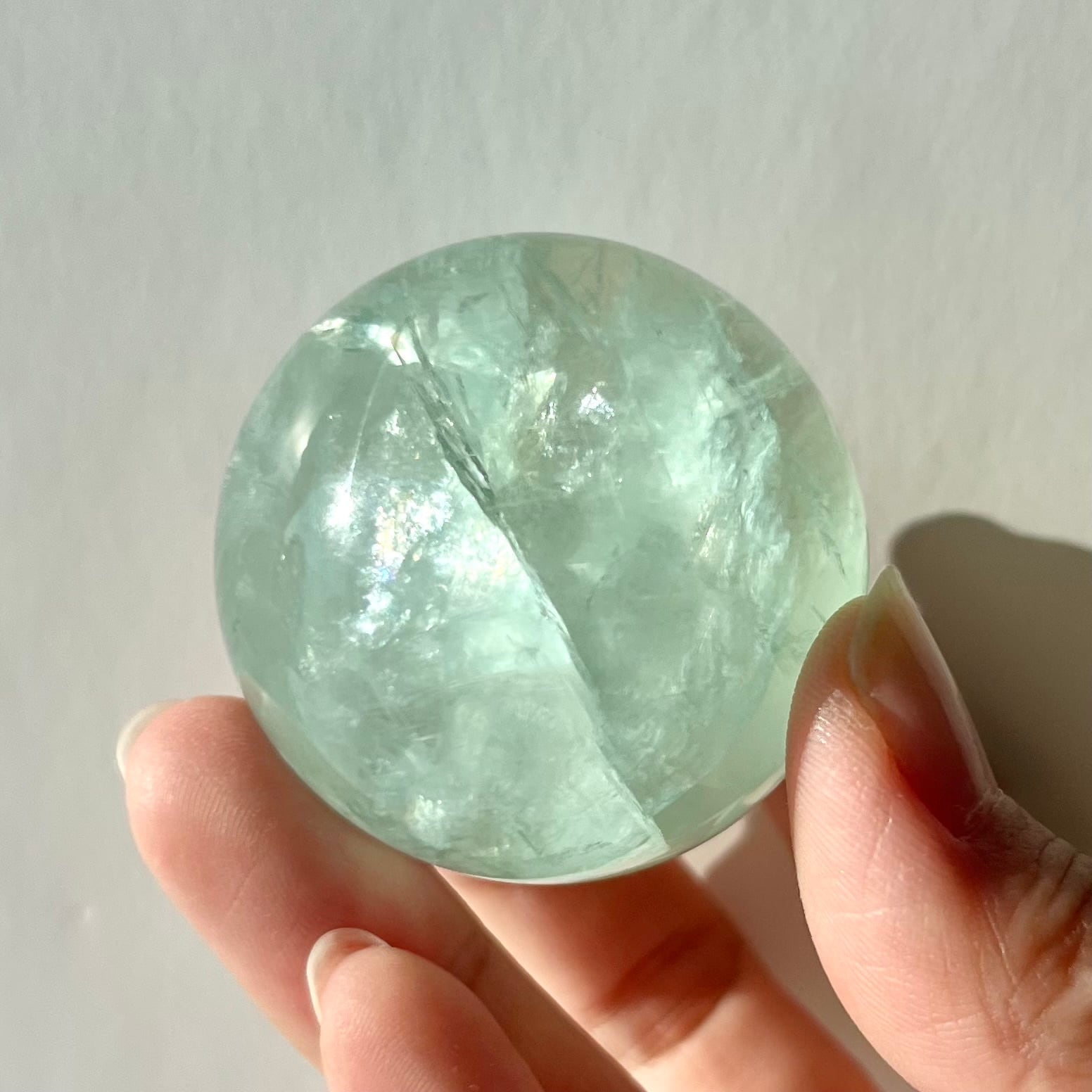 グリーンフローライト スフィア 天然石 虹入り | BLUE MOON STONE