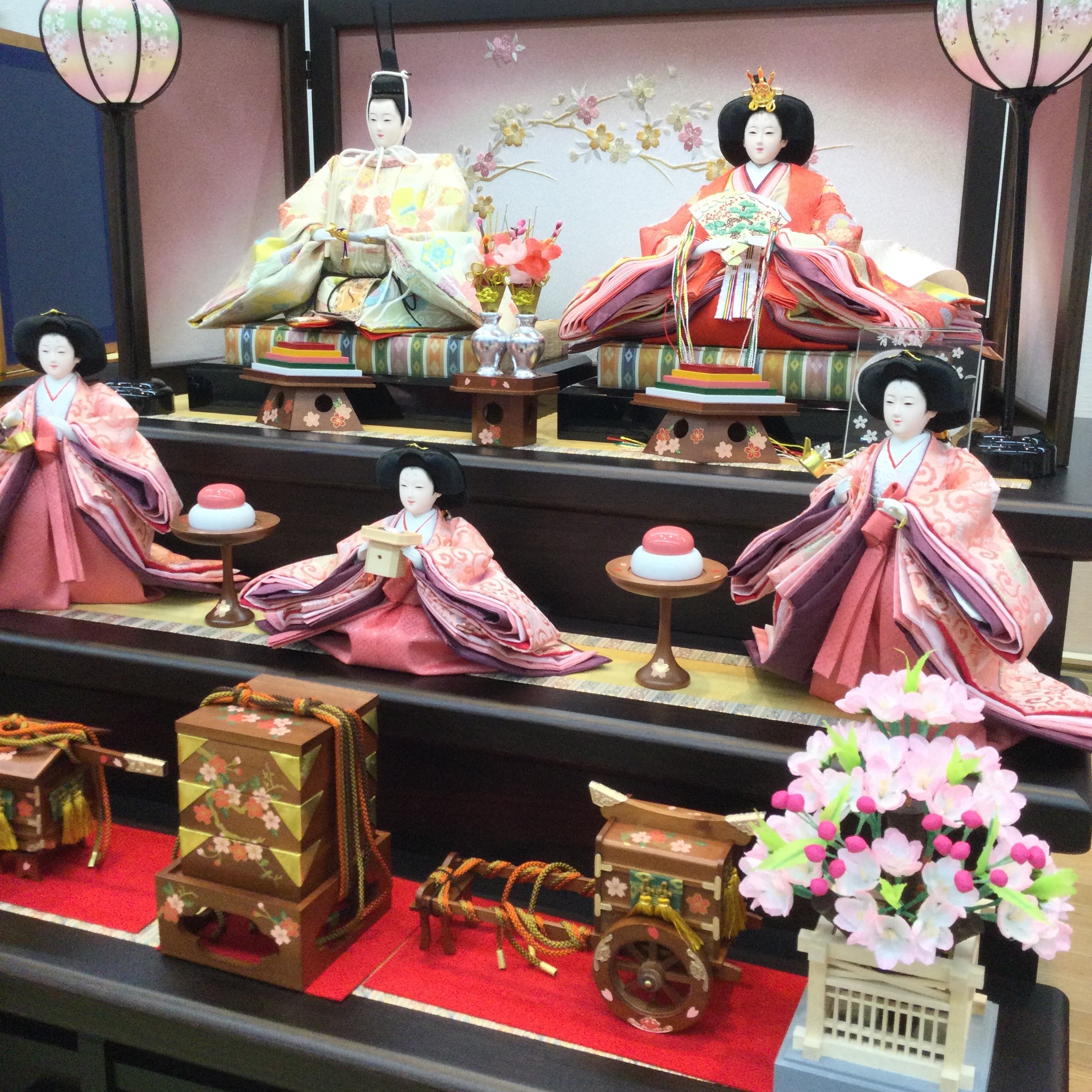 雛人形＜三段飾り＞桜花｜ひな人形 | 【公式】人形のはなふさ