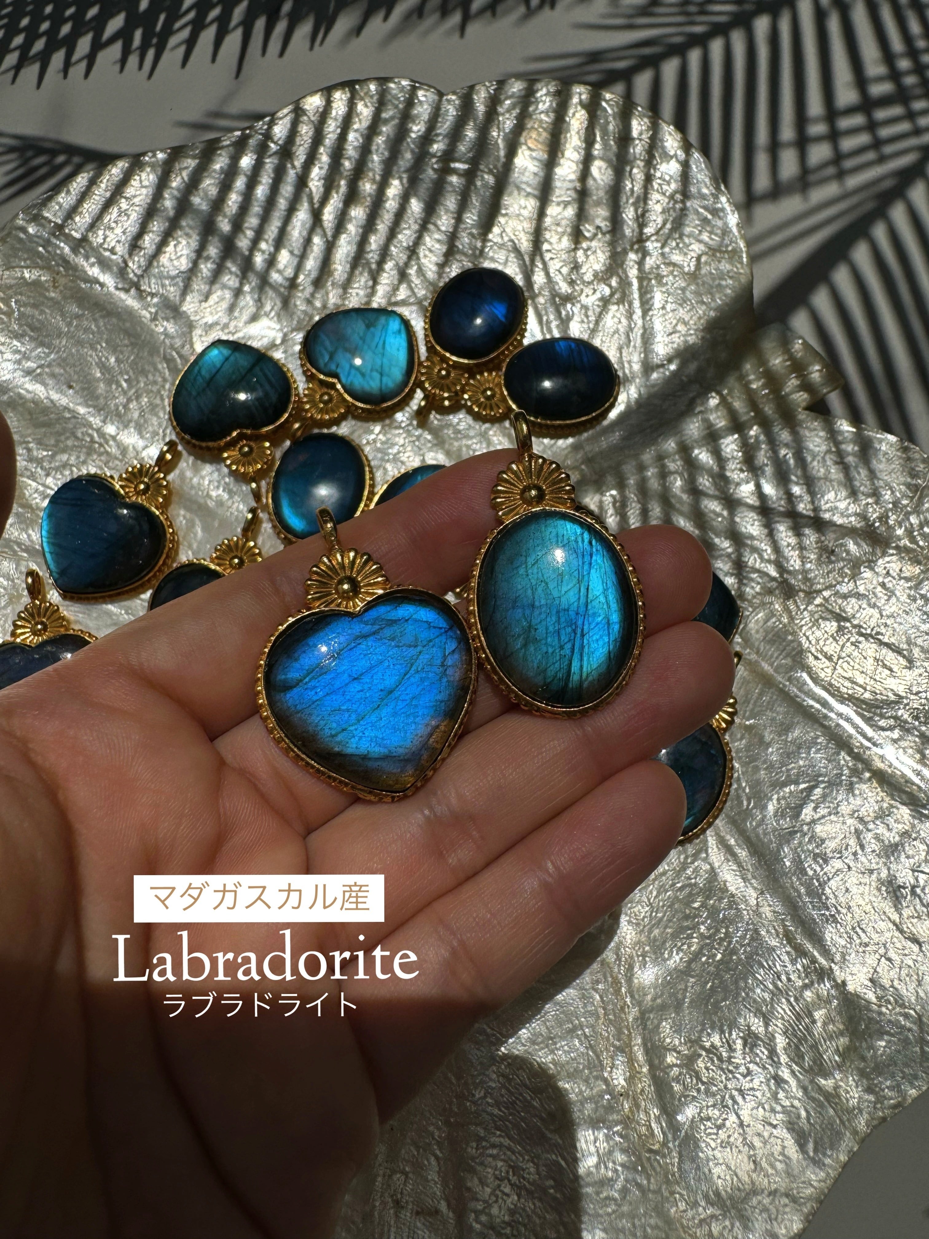 Flower×Labradorite Necklace(マダガスカル産セミオーダーフラワー