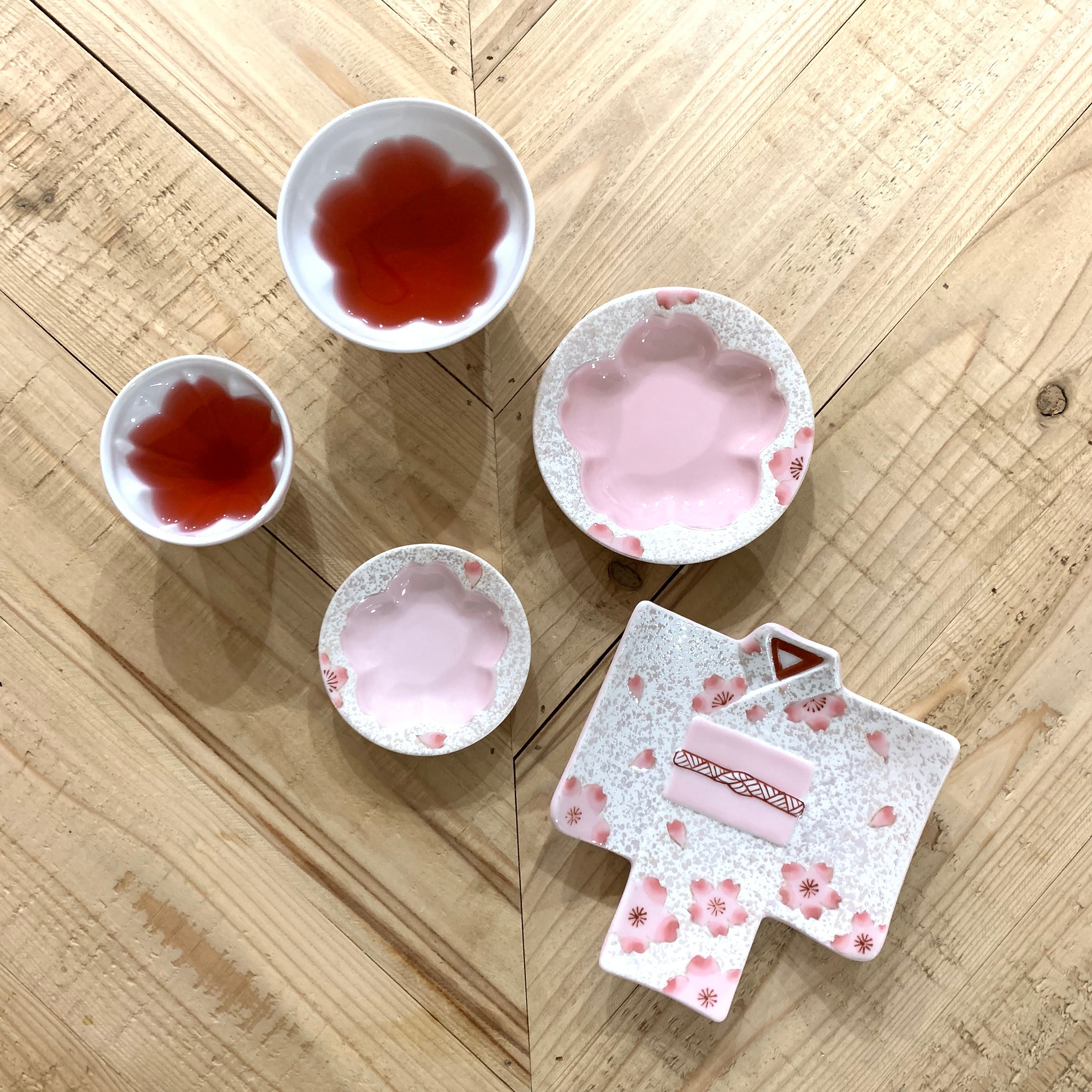 虹彩桜 桜型小皿 | 24to3［西富陶磁器オンラインストア 有田焼・波佐見焼］