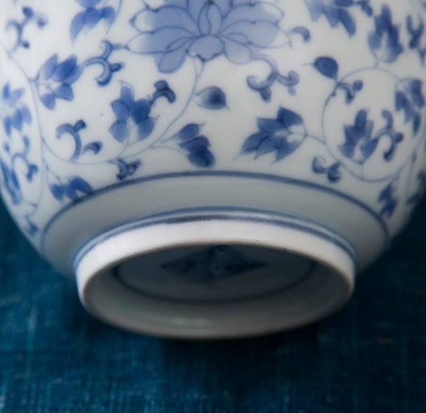 古伊万里 伊万里 染付 花唐草文 見込み五弁花 藍柿右衛門様式 藍柿 輪
