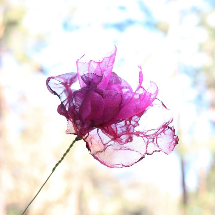 カラフルオーガンジーのアートフラワー【造花】｜赤ピンク | kokoiro
