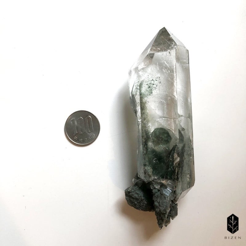 神秘のマニハール水晶（クローライト入り）③ 金魚さん | BIZEN Crystals