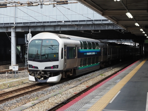 2017年5月 JR 瀬戸大橋線 5000系+223系 快速「マリンライナー」【岡山