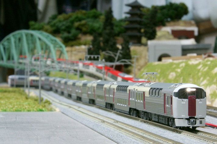 215系2次車 ホリデー快速ビューやまなし - ビスタ模型鉄道（エヌゲージ