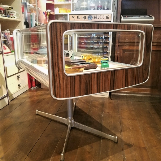 ミッドセンチュリーモダンなガラスショーケース - [Sold Out]過去の