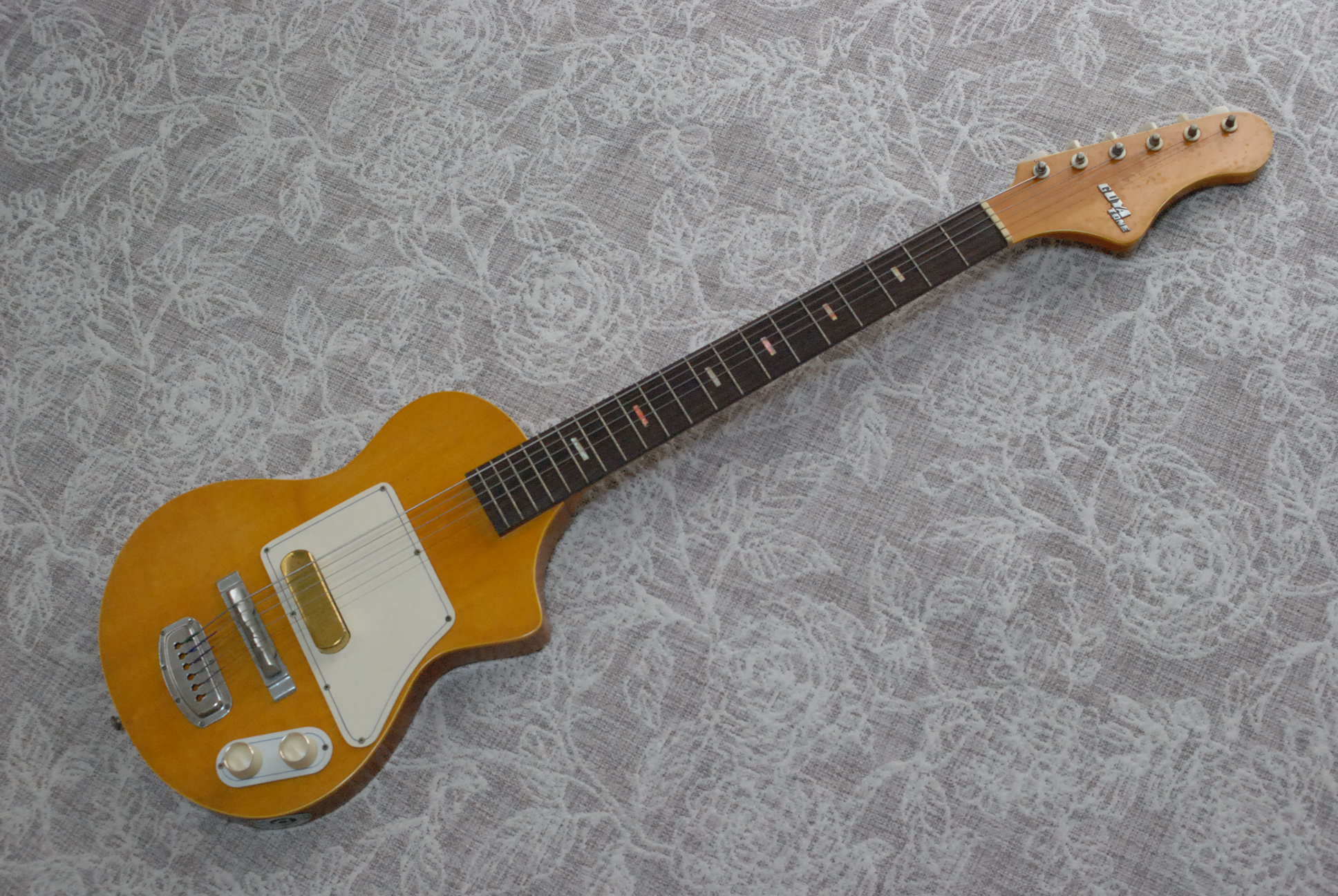 日本最古級エレキギターを弾ける様にする。Guyatone LG-40 - First