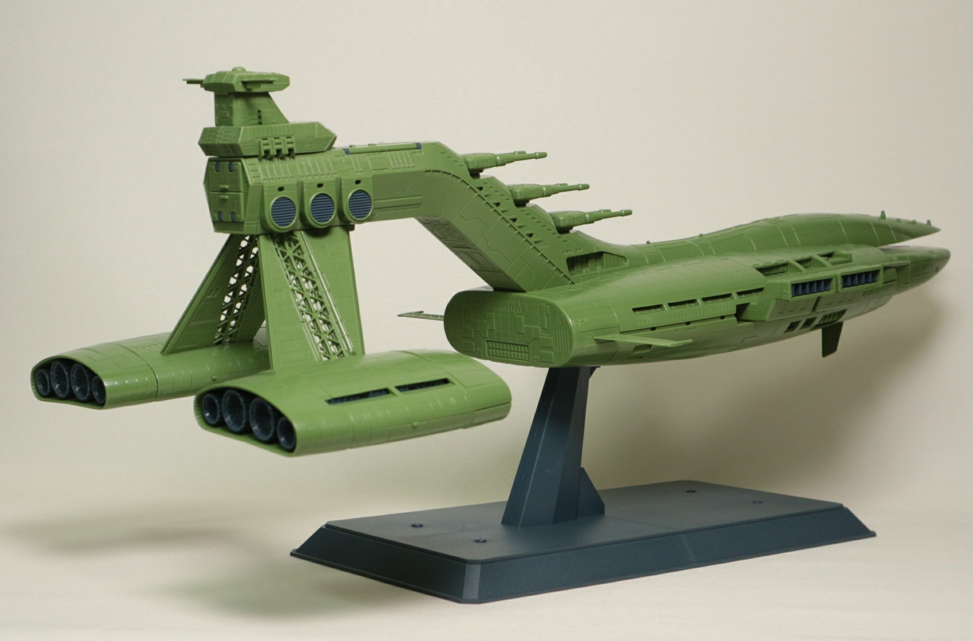 ガンダムコレクションNEO 1/400スケール ムサイ級軽巡洋艦の素組のご