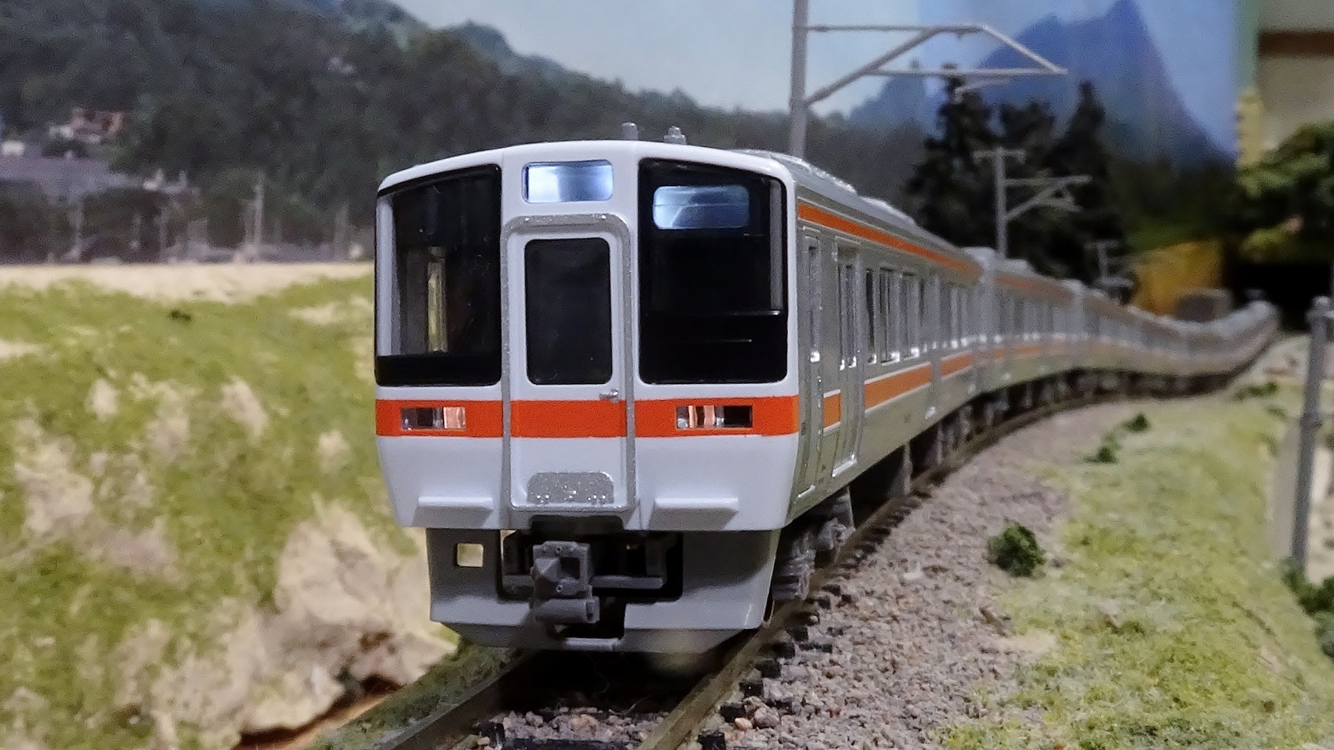 新車入線】JR311系（2次車）ーマイクロ製と並べてみましたー - ビスタ