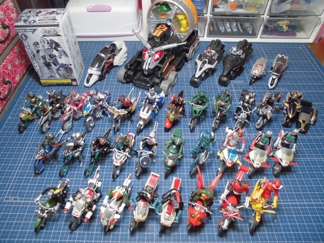 1/32統一スケールで楽しむ「ライダーマシンクロニクル」 | 三軒茶屋の