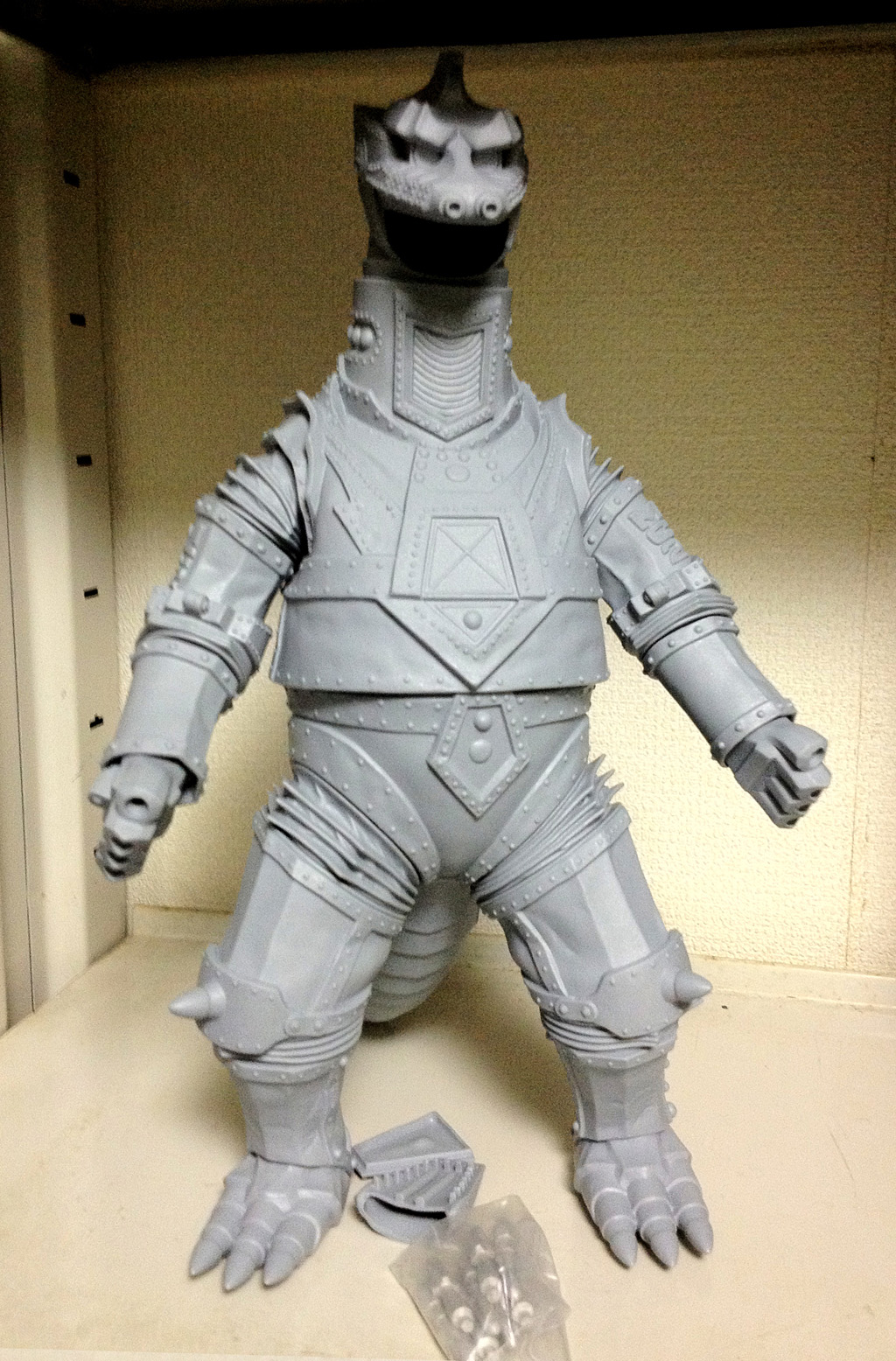 ビリケン商会 30cm メカゴジラⅡ ソフビキットを組み立て始める