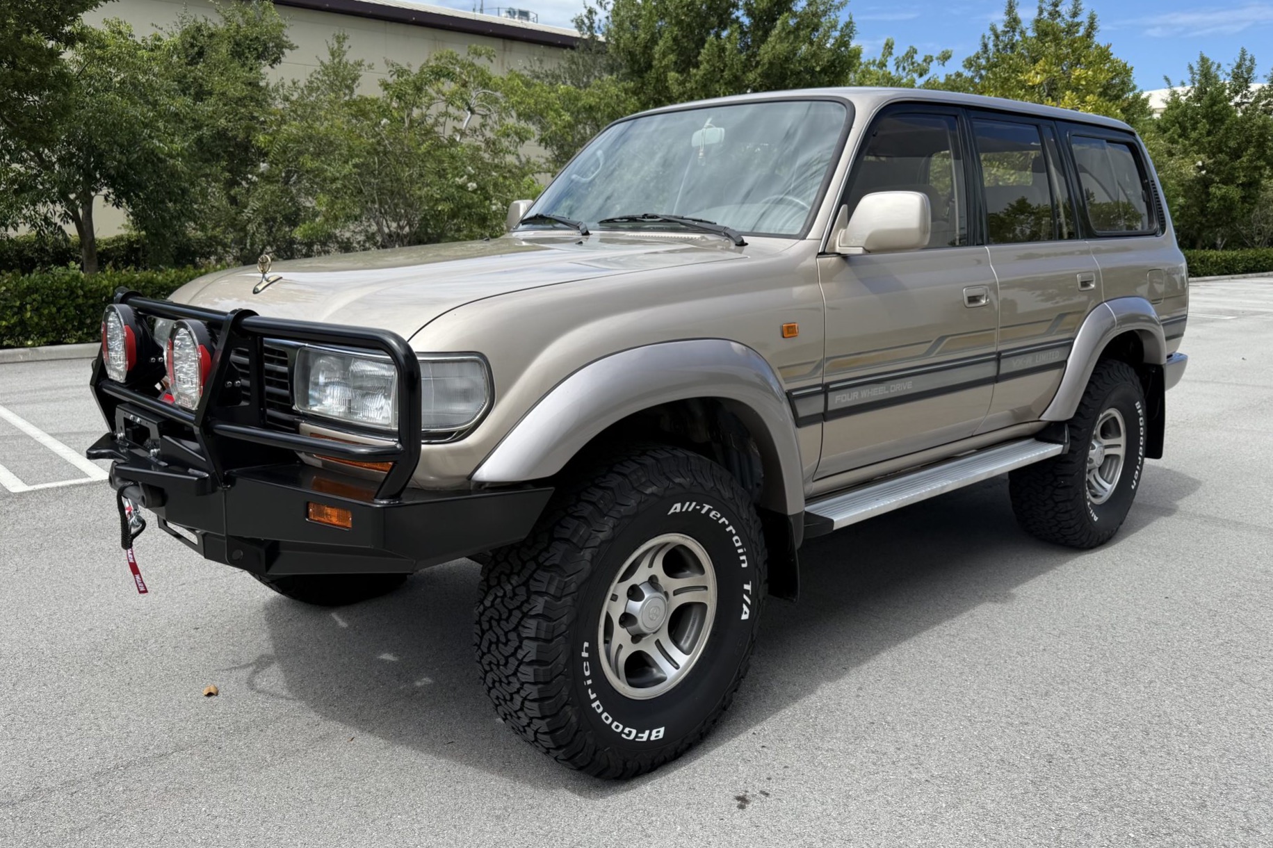 1997_toyota_land-cruiser-