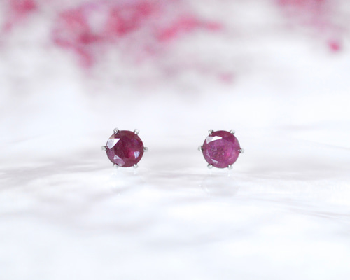 天然石ルビーのシンプルな一粒スタッドピアス】ピンクレッド /4mm