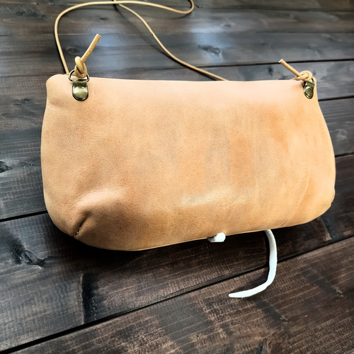 栃木レザーで作ったヌメ革のショルダーバッグ】 牛革 レザー 本革