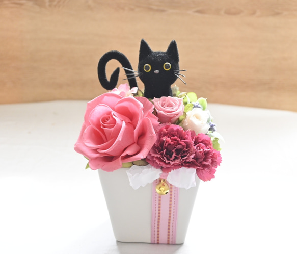 花と猫【ピンク】プリザーブドフラワー 猫 カーネーション 薔薇