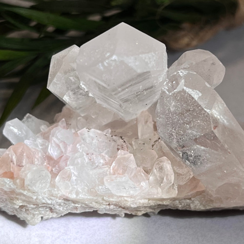 ヒマラヤ✨ 虹入り マニカラン産 ピンク水晶 原石 クラスター 天然石