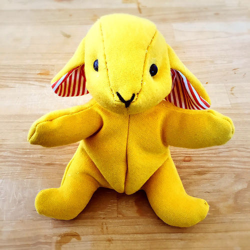 濃いめの黄色】うさぎのぬいぐるみ ウサギ 人形 うさちゃん ぬいぐるみ