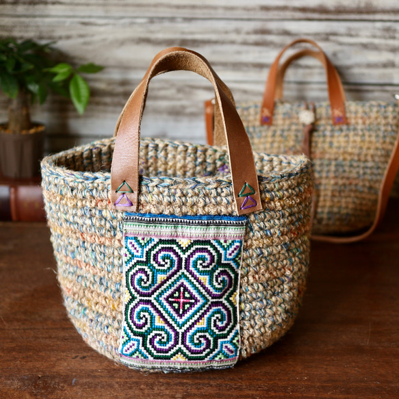 ◇麻ひもとグラデーションmix糸のかごバッグ◇ ＊モン族刺繡古布