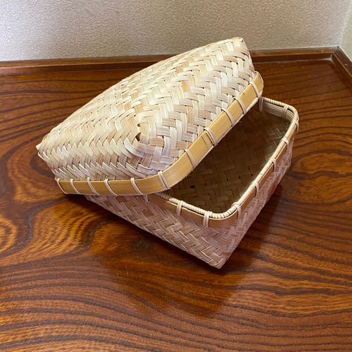 可愛らしい形の竹製お弁当箱 ランチボックス(正方形・小) 2種 弁当箱