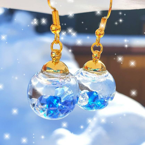 ꫛꫀꪝ✨液体ガラスドーム スワロフスキー スノードーム ピアス 雫