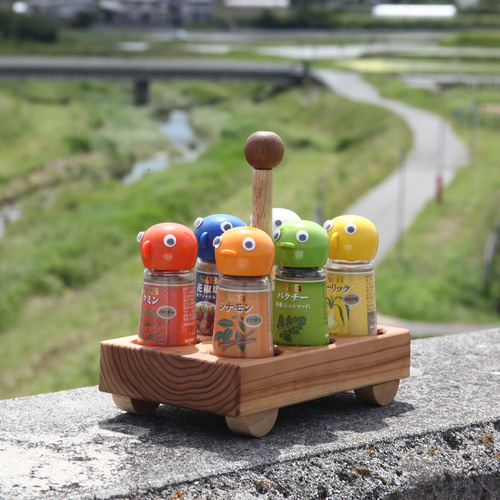 スパイスホルダー 動画【スパイス×ファミリー】 目玉つき目玉商品 開眼