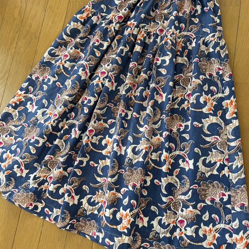 インドネシアバティックのスカート ロングスカート（マキシ丈） ooneko