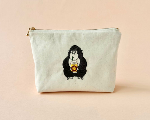 手刺繍＊帆布のファスナーポーチ（ゴリラとバナナジュース） ポーチ