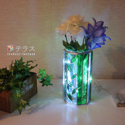 光り輝くクリアグリーンのステンドグラス花瓶 一輪挿し・花瓶・花器 彩