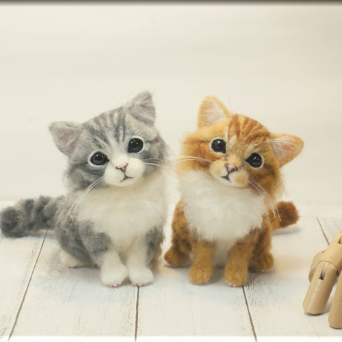 羊毛フェルト 猫 仲良し茶トラ猫さんとサバ白猫さん 茶トラ サバ白