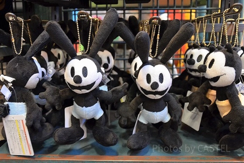 oswald-plush-badge-j18098.webp