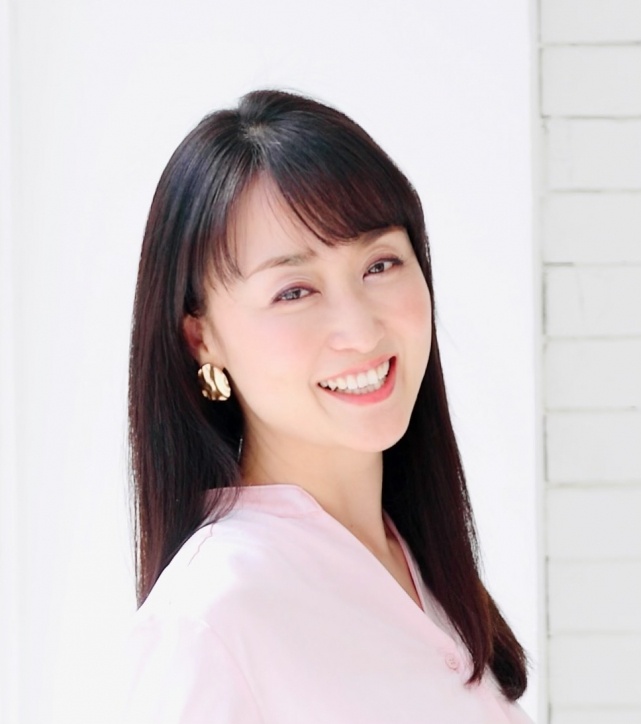 鈴木綾子のプロフィール | キャビンアテンダント(客室乗務員/CA)が