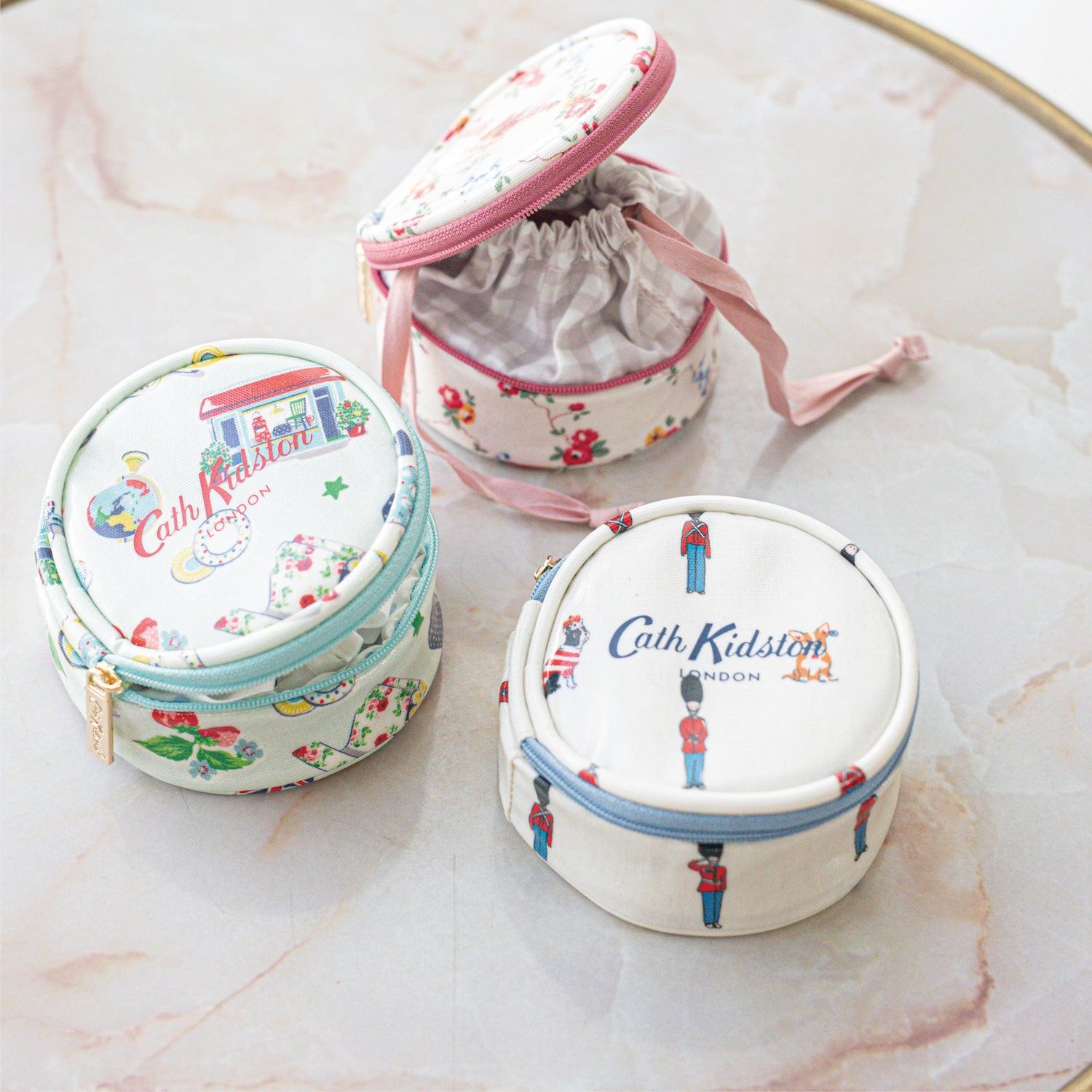 アクセサリーポーチ Royal Guards | Cath Kidston 日本公式オンライン