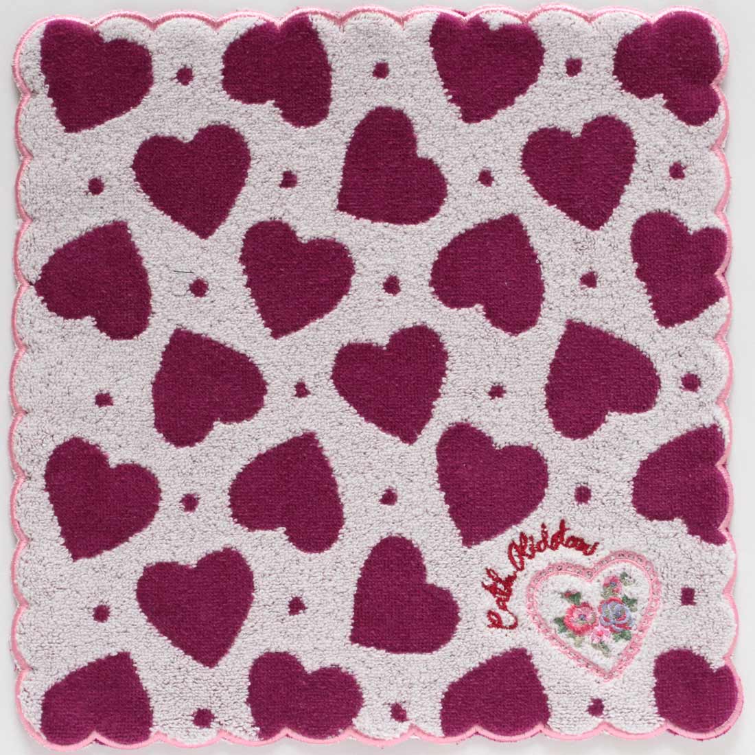 大判 タオルハンカチ（28cm）LACE HEARTS TILE | Cath Kidston 日本