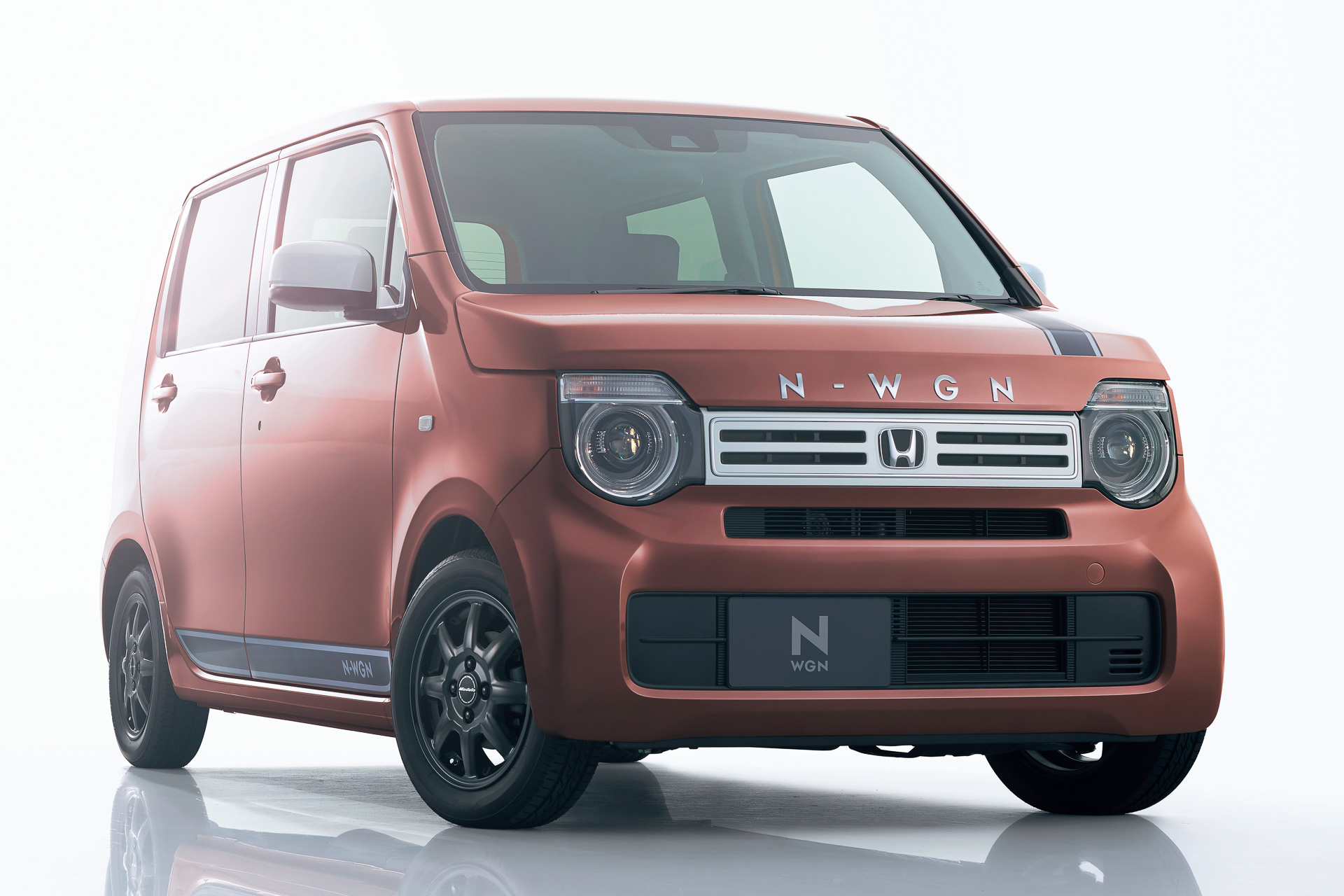 ホンダアクセス、新型「N-WGN」をコーディネートする内外装パーツや