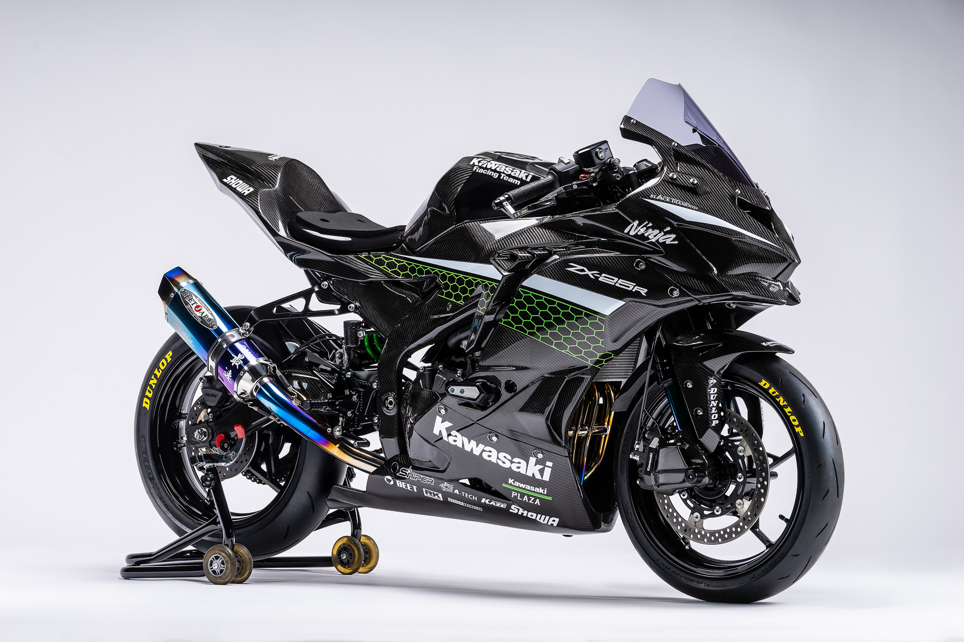 カワサキ「Ninja ZX-25R」レースイメージ車両を写真で紹介 - Car Watch
