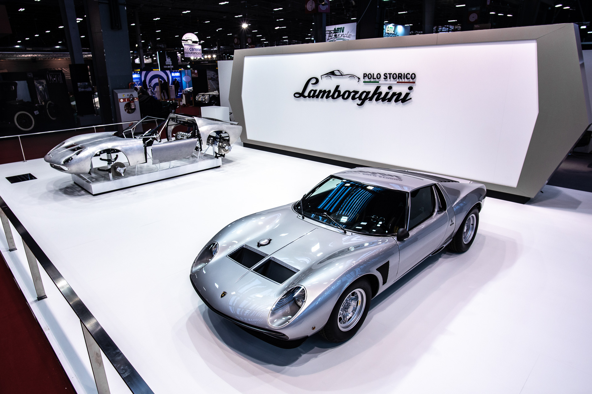 ランボルギーニ、世界に4台の「ミウラ SVJ」をレトロモービルで展示