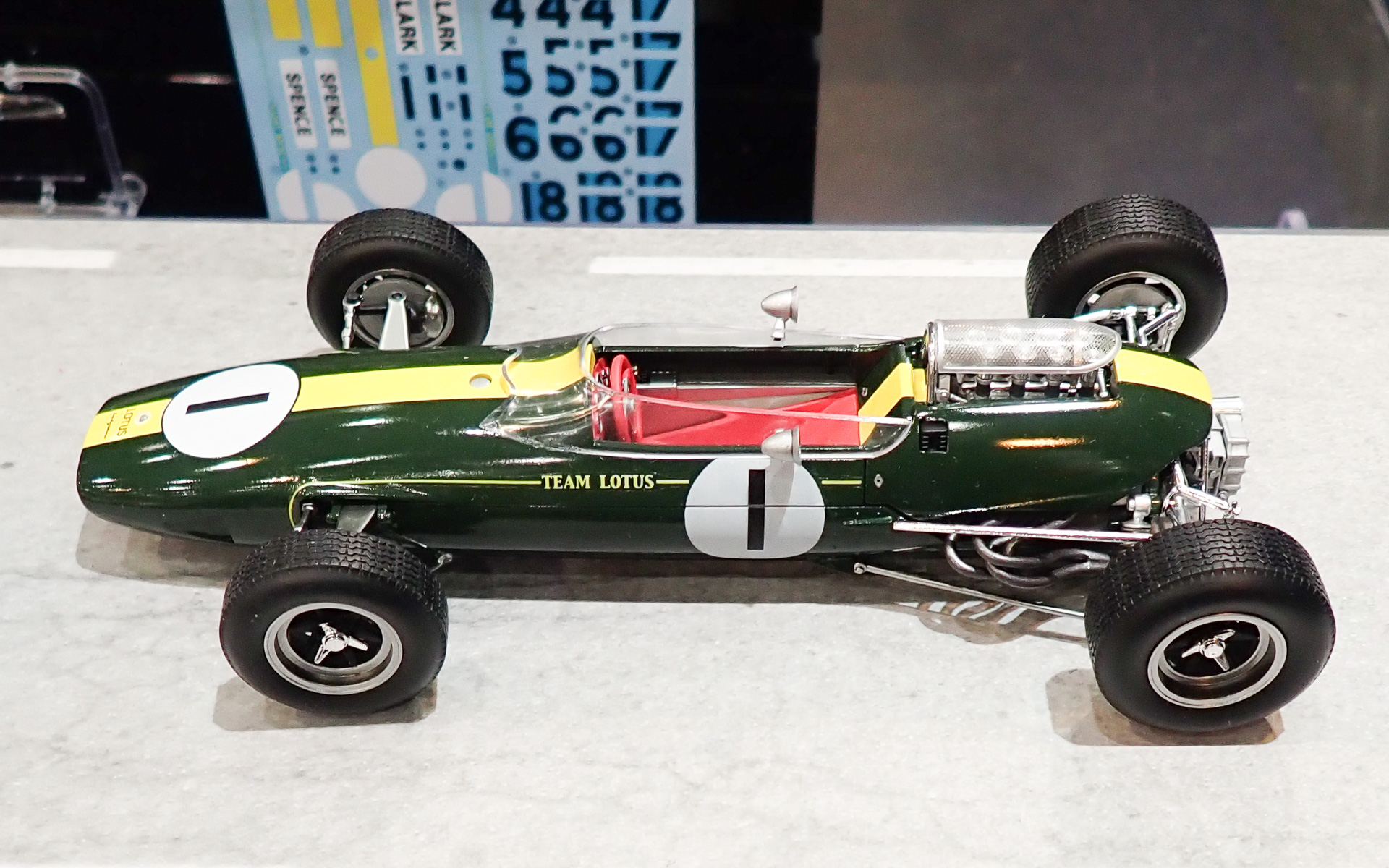 エブロ、F1マシン「1/20 チーム ロータス タイプ33」を模型化 - Car Watch