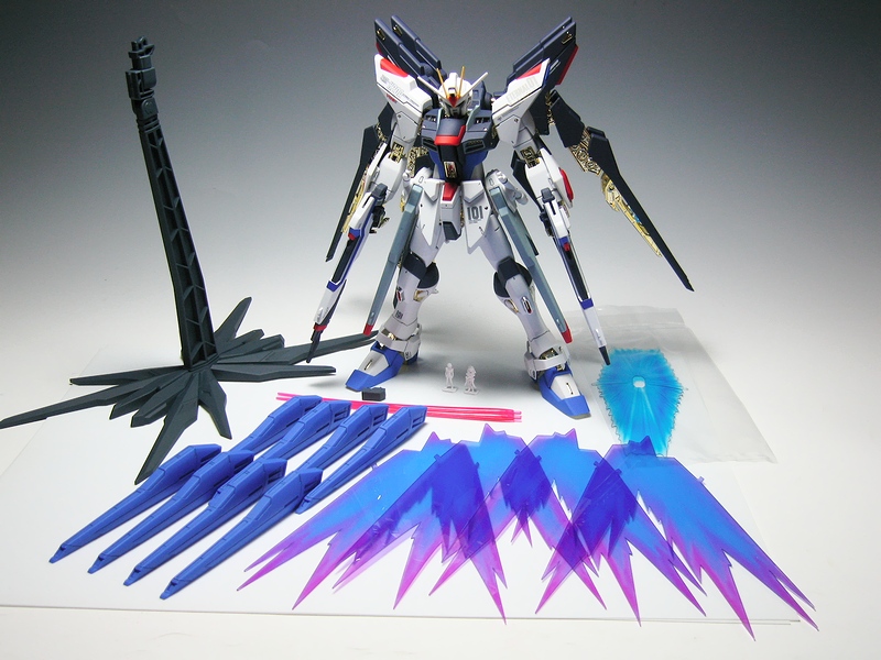 プレミアム完成品】バンダイ MG 1/100 ストライクフリーダムガンダム