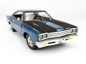 1969 Plymouth 426 Road Runner Die-Cast Metal Model Car, 1:18 Scale