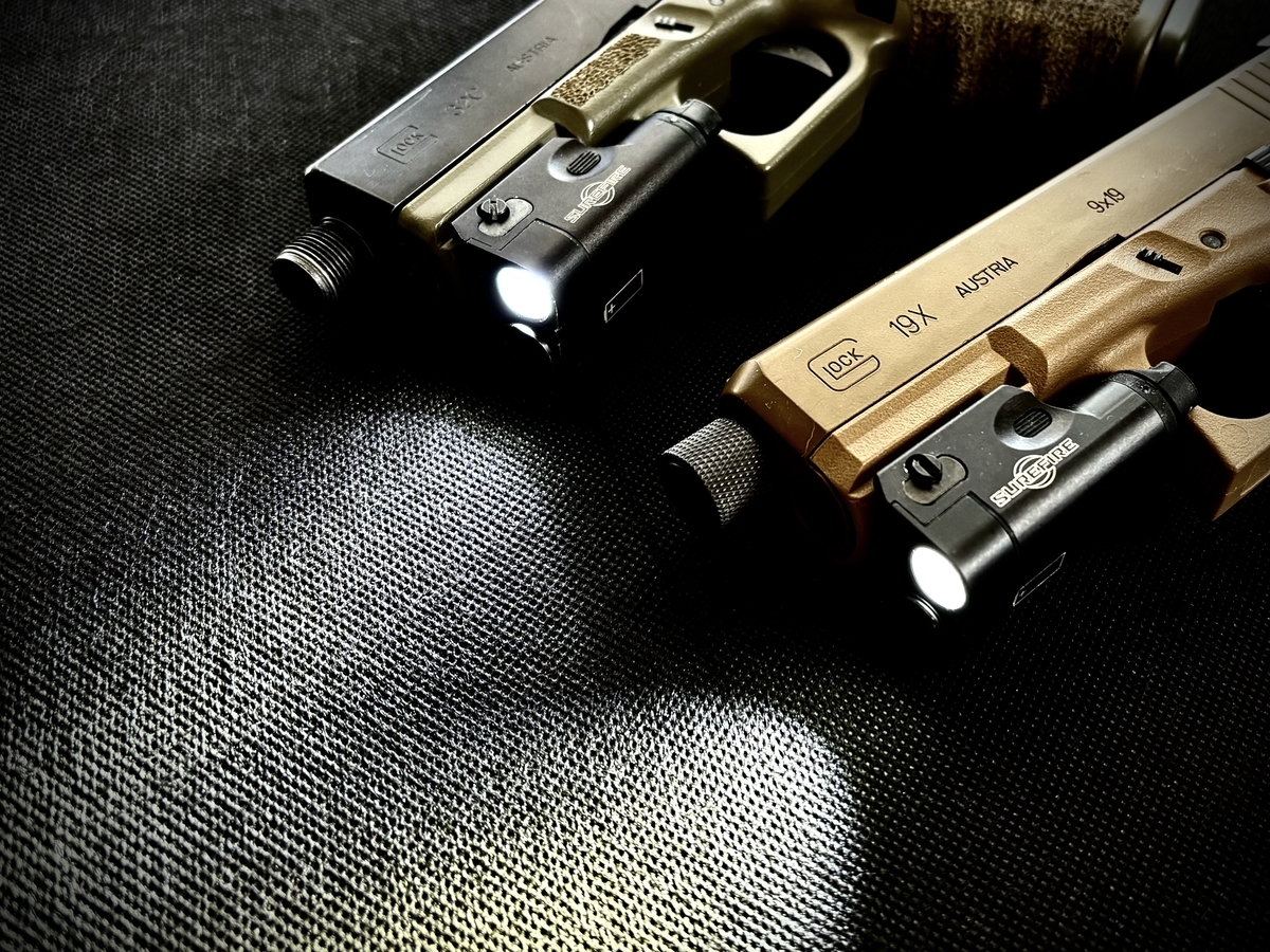SUREFIRE XC-1 実物 vs レプリカ - 探偵のピストル事情