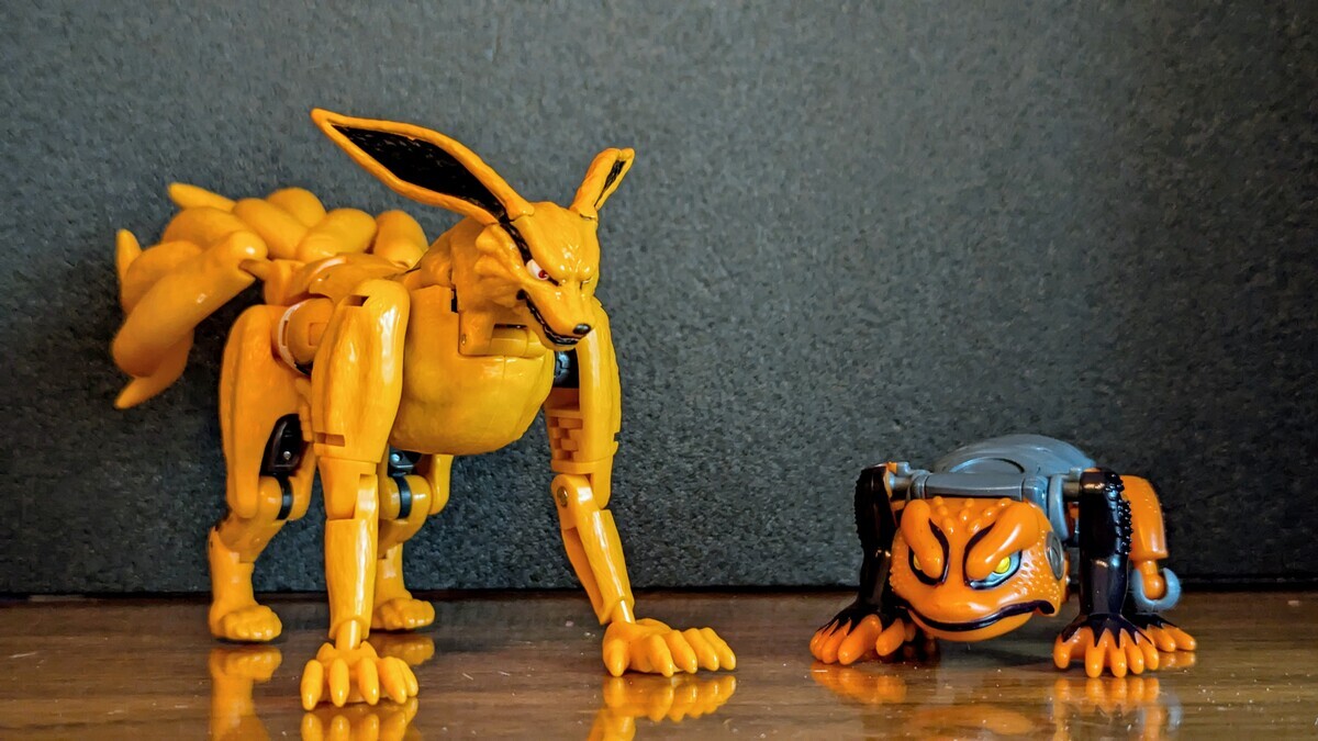 Transformers Collaborative NARUTO SHIPPUDEN x Transformers Kurama