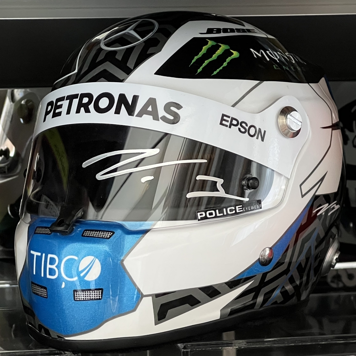 サイングッズ購入検討の参考に 直筆サイン ボッタス編 - F1観戦記 海外