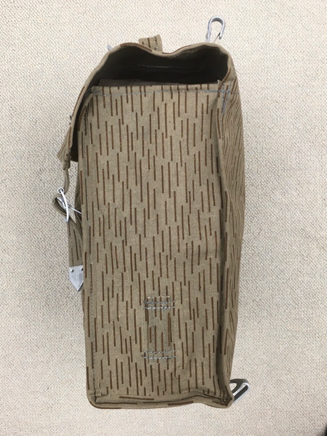 ハンドバッグにも！【旧東ドイツ軍装備品】陸軍迷彩バックバック