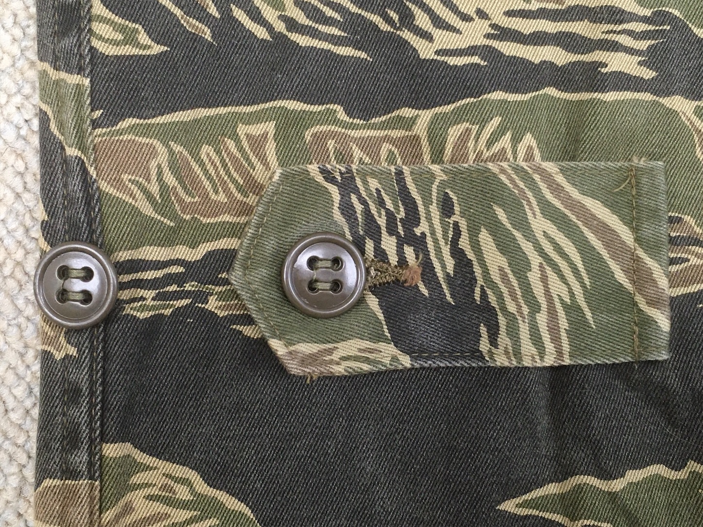 国内の優良メーカー製です！【旧南ベトナムの軍服】陸軍迷彩ジャケット