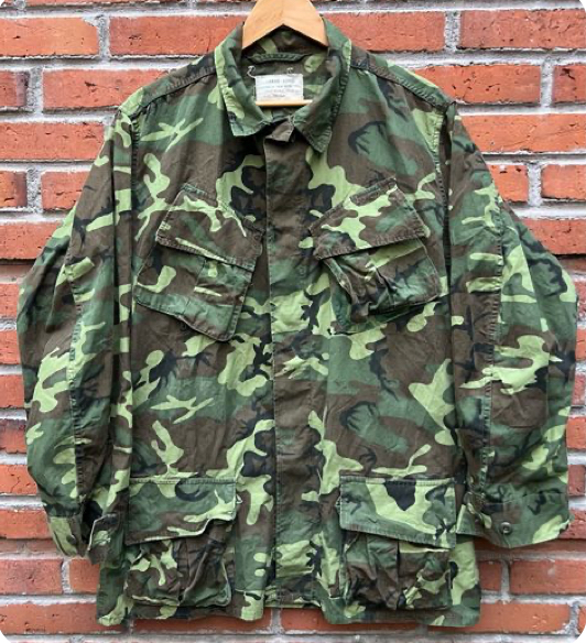珍品です？【アメリカの軍服】迷彩トロピカルコンバットジャケット