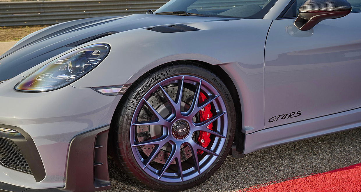 最も“過激” マニア垂涎のポルシェ「718ケイマンGT4 RS」 - BRUDER